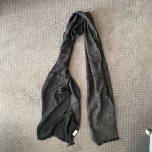 Gucci scarf